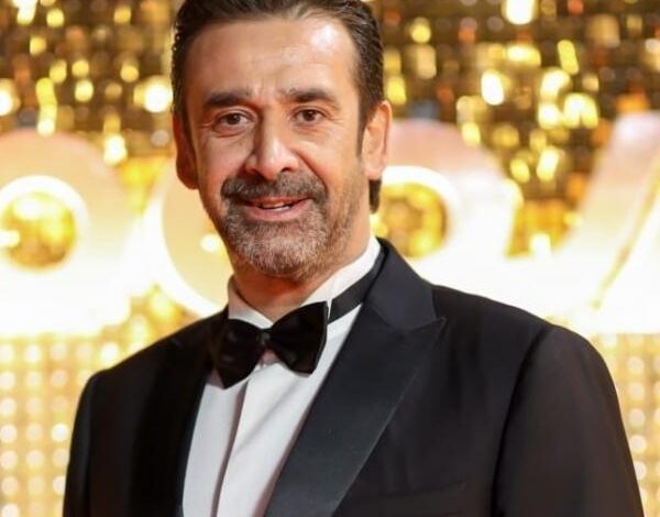 من هو كريم عبدالعزيز؟ماهي أهم أعماله؟ومن هي زوجته وأولاده؟