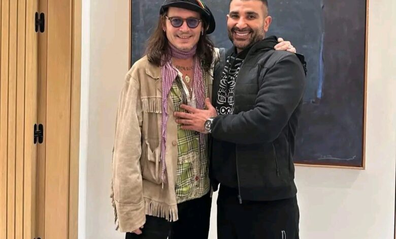 أحمد سعد مع جوني ديب ، أحمد سعد : نورت بيت أخوك ..