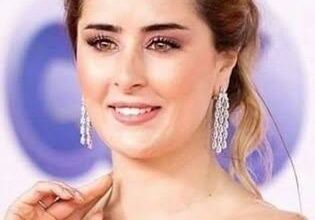 ما أصل عائشة بن أحمد ، كم عمرها ، أعمالها الفنية ؟