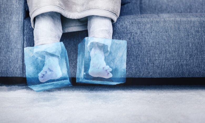 برودة اليدين والقدمين في الشتاء ، الاسباب ، العلاج