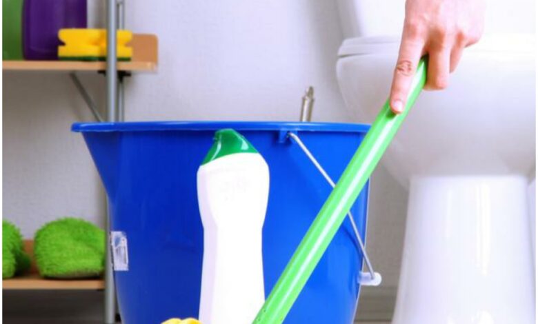 كيفية تنظيف الحمام بسهولة