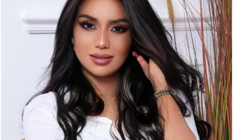 من هي لبني عبدالعزيز ، عمرها ، زواجها ، معلومات عنه