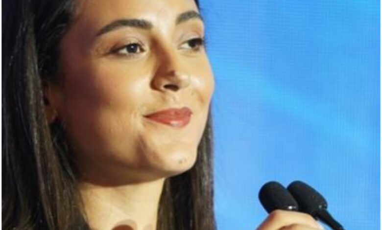 من هي سيرين خاص ، عمرها ، جنسيتها ، أعمالها