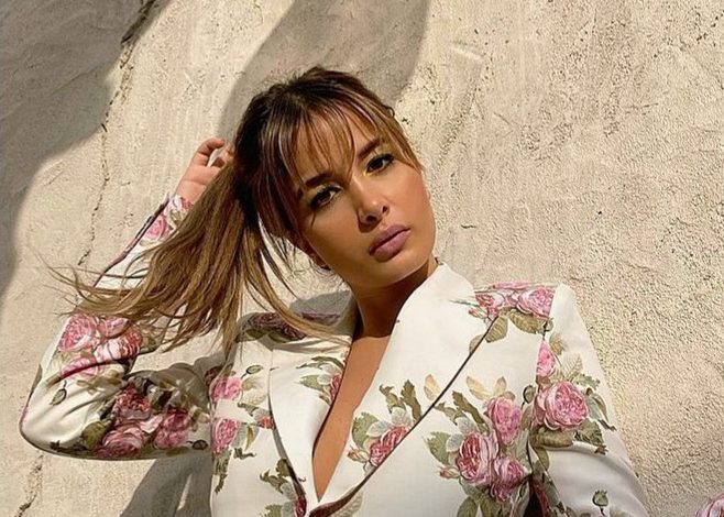 من هي جوليا حسين ، معلومات عامة عنها