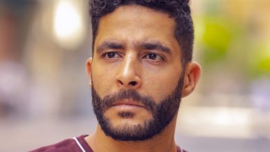 من هو مصطفى منصور ، عمره ، زوجته ، أعماله